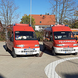 Aufstellung der vier vorbestimmten CBRN-Erkundungskraftwagen für den Forschungsreaktor Garching 2